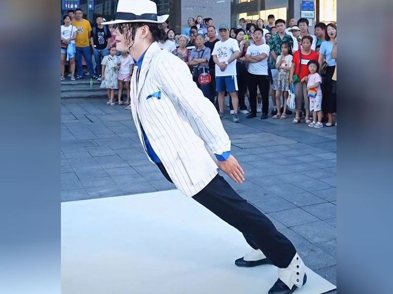Micheal Jackson, Điệu nhảy Micheal Jackson, Điệu nhẩy thập niên 90, Clip thanh niên nhảy điệu nhảy thập niên 90, Clip điệu nhảy của thập niên 90, Một điệu nhảy huyền thoại của những năm thập niên 90, Micheal Jackson nhảy đỉnh, Clip Micheal Jackson nhảy, Clip học nhảy Micheal Jackson, Clip dạy nhảy Micheal Jackson