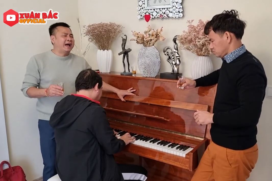 Phim hài Tết Xuân Bắc Tự Long Quốc Khánh, Video Hỏi Xoáy Đáp Xoay Livestream Xuân Bắc Tiến Dũng, Phim hài Tết Xuân Bắc, Cơ duyên nào đưa Xuân Bắc đến Sóng Ở Đáy Sông, Hài Xuân Bắc Đinh Tiến Dũng, Clip hài Xuân Bắc Đinh Tiến Dũng, Hỏi Xoáy Đáp Xoay 2020 Xuân Bắc Đinh Tiến Dũng, Hài Xuân Bắc, Phim hài Tết Tự Long, Phim hài Tết Quang Thắng, Phim hài Quốc Anh Quang Thắng, Phim hài Tết Quang Thắng Phú Đôn, Video Quang Thắng đàn cho Tự Long và Xuân Bắc hát