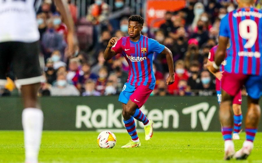 Football Full Highlight, Football Full Goals Highlight, Video Rugby Football, La Liga Highlight, La Liga Full Highlight, La Liga Full Goals Highlight, Barcelona 3-1 Valencia 2021.10.17 Full Goals Highlight, Barcelona 3-1 Valencia Full Highlight, Barcelona Full Goals Highlight, Valencia Full Goals Highlight
