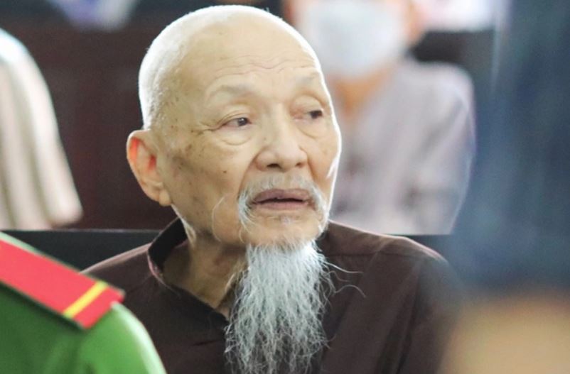 Ông Lê Tùng Vân chờ lấy vợ, Phiên tòa xét xử ông Lê Tùng Vân, Ông Lê Tùng Vân phạm tội gì, Ông Lê Tùng Vân là ai, Phiên tòa xét xử thầy ông nội Lê Tùng Vân, Thầy ông nội Lê Tùng Vân, Video Triệu Quân Sự vượt ngục bị bắt, Tin tức mới nhất Triệu Quân Sự, Triệu Quân Sự là ai, Triệu Quân Sự bị bắt, Clip mới nhất Triệu Quân Sự, Triệu Quân Sự, Triệu Quân Sự vượt ngục 3 lần, Clip Triệu Quân Sự bị bắt vượt ngục, 3 lần vượt ngục của Triệu Quân Sự, Triệu Quân Sự đào tẩu, Clip cô gái bị sàm sỡ ở nhà trọ, Clip đối tượng sàm sỡ cô gái ở nhà trọ lúc đêm khuya, Clip dâm tặc sàm sỡ cô gái ở nhà trọ, Clip cô gái bị nam thanh niên sàm sỡ ở nhà trọ Hà Nội